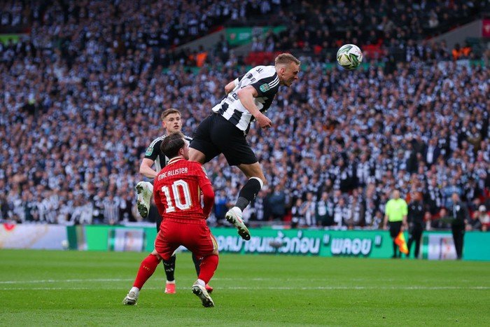 Duh Liverpool, kok Mac Allister yang Jagain Dan Burn?